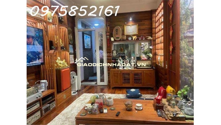 Những bước quan trọng bao gồm dọn dẹp gọn gàng, mở rộng góc quay và thiết lập ánh sáng tối ưu.